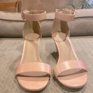 Charlotte Russe heels, light pink, size 6, small fracture
